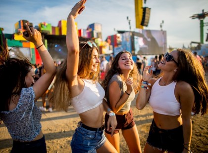 Idén volt a legdurvább a Balaton Sound, a lányokon alig volt ruha, úgy vonaglottak beájulva