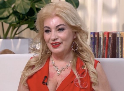 Kiszel Tünde júliusi naptárfotóján 20 perce röhögünk és még egy darabig nem fogjuk abbahagyni :-) Itt nézheted meg Te is :