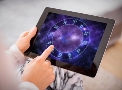 A Skorpió kisebb vagyonhoz jut,a Rákot hirtelen nagy veszteség éri, a Bika titkos szerelembe bonyolódik,