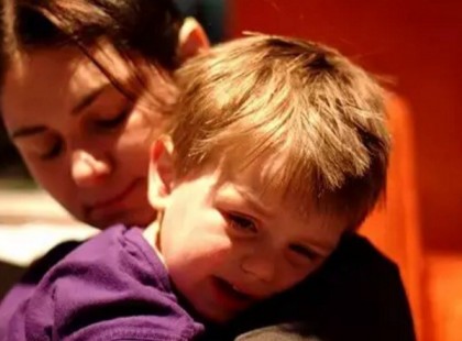 Ez a fiú gyűlölte anyját egész gyermekkorában. Mikor anyja meghalt, egy levél felfedte az igazságot