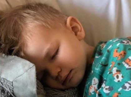 Mindenkit figyelmeztet az anyuka, akinek kisfia majdnem meghalt mert ezt a népszerű ételt ette