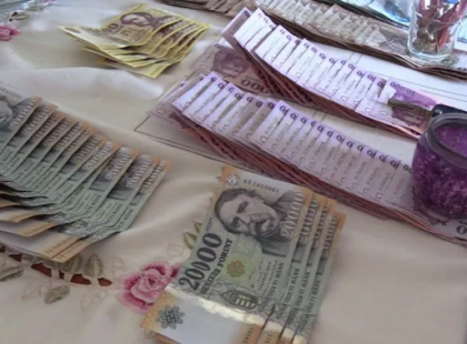 KIADTÁK LEGFRISSEBB STATISZTIKÁT, MELY SZERINT MA MAGYARORSZÁGON, MINDEN HÁZTARTÁSNAK 10 MILLIÓ FORINT MEGTAKARÍTOTT PÉNZE VAN! EZ VALÓBAN ÍGY VAN? - LEGYEN KEDVES OSSZA MÁR MEG, AKI NEM ÉRT EGYET EZZEL!