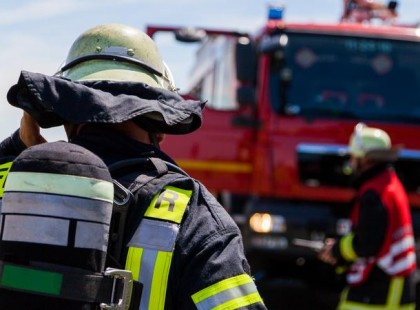 Most érkezett! Tel­jes ké­szült­ség, nem jö­het­nek ki az em­be­rek ott­ho­na­ik­ból Nyír­egy­há­zán!