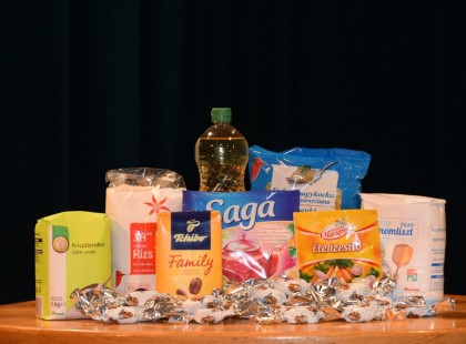 DURVA! Most jött a hír! MINDEN 18 év feletti INGYENES AJÁNDÉKCSOMAGOT KAP! Itt a lista – mutatjuk KI, HOL TUDJA ÁTVENNI :