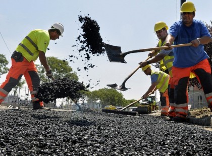 Munkaszüneti hetet rendelhetnek el a 40 fokos hőség miatt Magyarországon