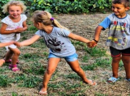 Gyermekorvos: “Amikor egy gyermek két hónapot tölt falun, mezítláb, éhesen és piszkosan…”