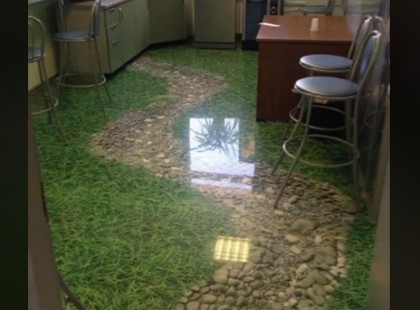 Szomszédasszonyom áthívott megmutatni milyen lett a padlófelújítás ... Hát sokkot kaptam