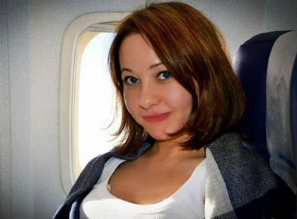 A FIATAL LÁNY HASA NŐNI KEZDETT SZÜLÉS UTÁN, AMIKOR AZ ORVOSOK FELVÁGTÁK, SOKKOT KAPTAK!