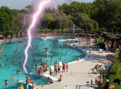 Friss !Egy embert újra kellett éleszteni a csepeli strandon, ahova villám csapott