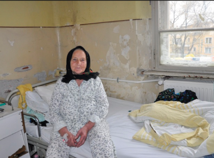 A néni éjjel meghalt.. Az ápoló unott fejjel vette tudomásul