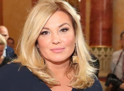 Liptai Claudia boldog mosollyal tudatta mindenkivel:„Egy kicsi nyöszörgős emberke született a világra.”