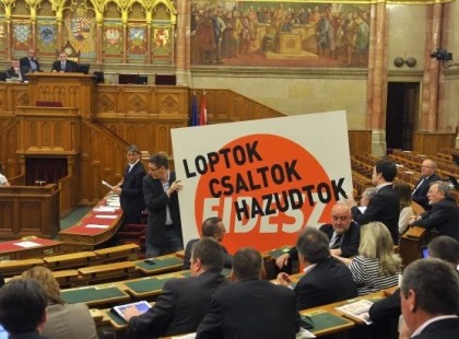 Bűncselekményért a bíróság jogerősen elítélte, de a Fidesz mégis elindítja a kisváros polgármesterét