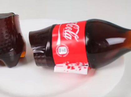 Így készíts otthon finom zselét kólából!