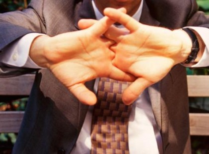 Valóban ártalmas az ujj ropogtatás?