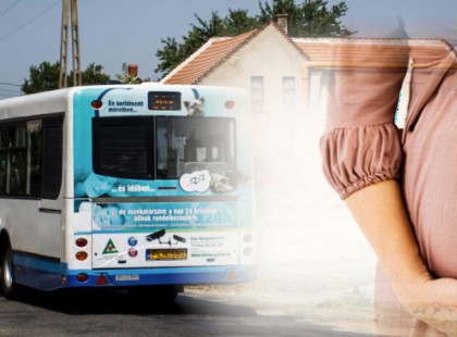 Buszmegállóban jött világra Mira