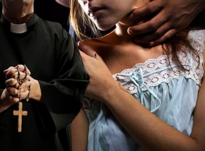 Bebuktak a titkos vatikáni hálózatok: újabb 395 lelkészt vádolnak gyermekmolesztálással!