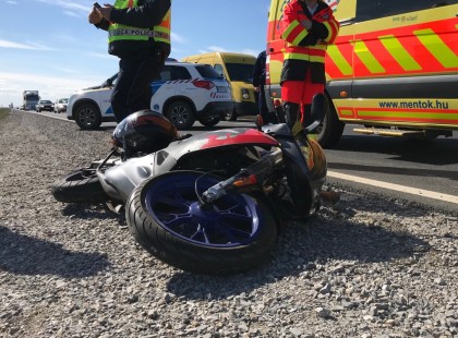 Halálos baleset történt:Motoros és teherautó ütközött össze Budapesten, egy ember meghalt