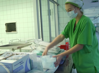 Kíméletlenül kitálalt a hazai műtősnő! 