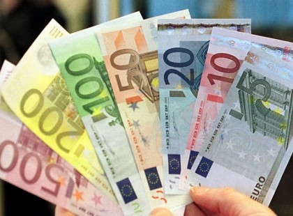 Bejelentették a dátumot! Magyarországon is kötelező bevezetni az eurót, mutatjuk mikortól fizetünk eruoval! Sokan járnak rosszul vele!