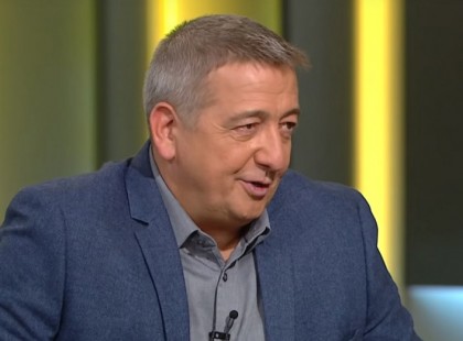 Bayer Zsolt: “Aki elhiszi hogy a lángoló Amazonas igaz, a egy taknyos hülye”