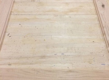 A 15 éves fiú asztala még a profi asztalosokat is megdöbbentette a világ minden tájáról — nézd meg jobban és látni fogod, miért