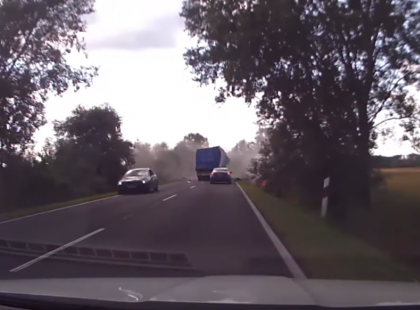 VÉRFAGYASZTÓ: Frontálisan ütközött két kamion Kecskemétnél, videóra vették