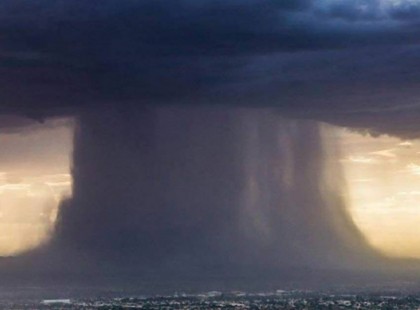 Emberek elkezdtek menekülni !Atomrobbanás gombafelhőjére hasonlító, félelmetes tünemény jelent meg a Balaton felett