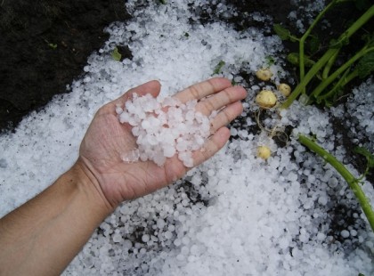 Órákon belül megint lecsap a vihar, JÉGGEL, 60 km/órás széllel és sűrű villámokkal! MÁR Kiadták a figyelmeztetést ezekre a megyékre :