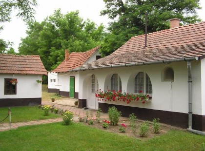 Egész faluban tudják, hogy egyedülálló apa vagyok , de büszkén nevelem gyerekeimet! Attól viszont, amit tegnap reggelre találtam a kerítésemre felakasztva, még én is elsírtam magam - Vannak még köztünk Ilyen emberek?