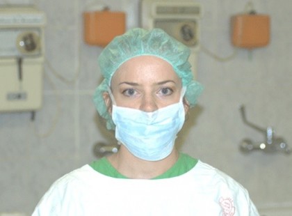 Idős úr jött ma kötözésre a kórházba, de szólt hogy 9 -re jelenése van.Amikor elmondta hova megy, elkezdtem nyelni a könnyeimet