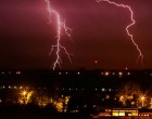 Pár óra múlva durva vihar éri el az országot jégesővel, villámlással, mennydörgéssel!!!! A fél országra riasztást adtak ki – ezekben a megyékben lecsap a JÉGESŐ órákon belül 70 km/órás széllel: