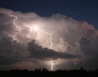 Órákon belül lecsap a vihar és szabályosan kettészakítja az országot a pokoli időjárás