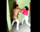 Ilyen az, amikor rajtakapják a férjet megcsalás közben – Nagyon durva videó (18+)