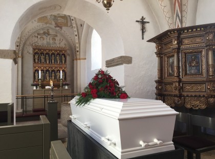 Pénteken délben temetik el Dávidkát, hófehér koporsója lesz, és egy hófehér ló húzza majd