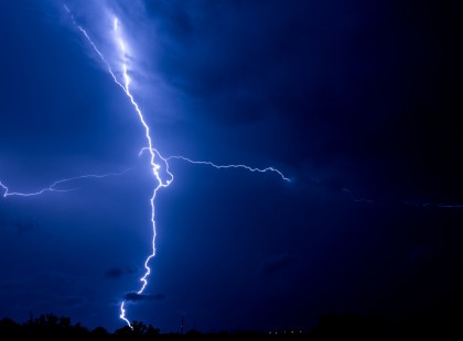 JÉGESŐVEL CSAP LE A VIHAR ma délután! 8 megyére már kiadták a figyelmeztetést! ZIVATAR, JÉGESŐ és erős villámtevékenység JÖN!!>>>