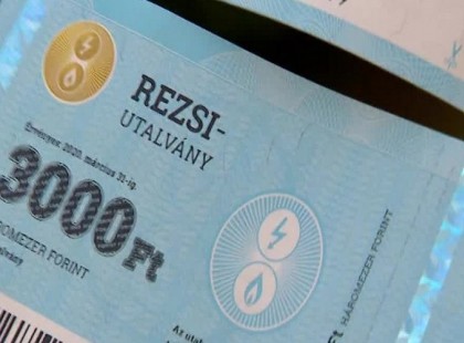 Most érkezett! EZ is jár MINDEN nyugdíjasnak a 9 ezer forintos REZSIUTALVÁNY MELLÉ!!!