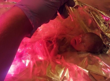 Sírva szaladt ki a nagymama , hogy a baba nem lélegzik - csodát tettek a magyar mentősök