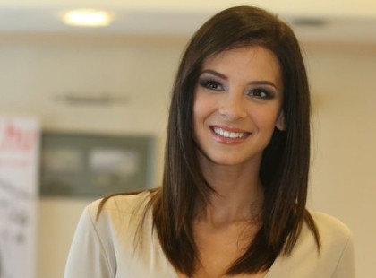 Sarka Kata súlyos beteg?? Nézzétek a kezét! Ez egy csúnya betegség tünete…