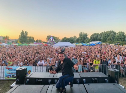 Eddig bírta, hétvégén 4 koncertet nyomott le Junior. A kommentelők nagyon kifakadtak