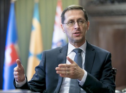 OKTÓBER 3-án sok család kap PLUSZ PÉNZT A CSALÁDI PÓTLÉK MELLÉ! Összesen 295.000 forint plusz családi pénzről van szó!A legtöbben nem is számítottak rá, így nagyon fognak örülni! Mindenképpen tájékozódj, mert csak igénylésre adják – mutatjuk hol kell benyújtanod! >>>