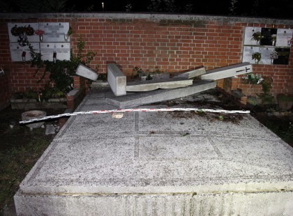 Kecskemét újra az ukránoktól hangos: most egy temetőt vertek szét