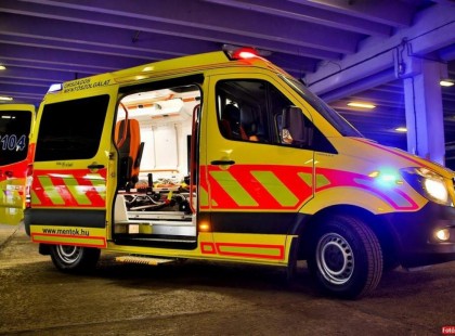 Borzalmas!!! 62 éves férfi lett hirtelen rosszul fél 8-kor Ajkán – szirénázva rohantak a mentők a helyszínre! Még a legtapasztaltabb szakembereket is meglepte a látvány, ami őket fogadta…..