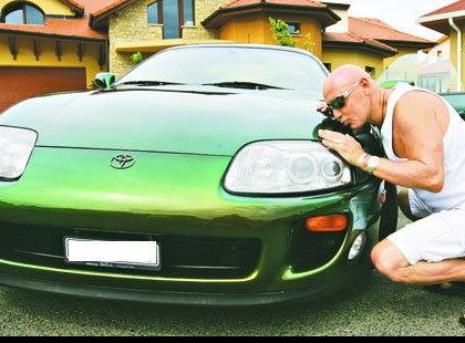 PATAKI ATTILA kisnyugdíjas PANASZKODIK, HOGY KEVÉS A NYUGDÍJA. DE NÉZZÉK MILYEN KÖRÜLMÉNYEK KÖZÖTT ÉL!