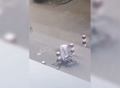 Megrugdosta a miskoci kórház beteghordója a kerekes székes beteget, botrányos felvétel
