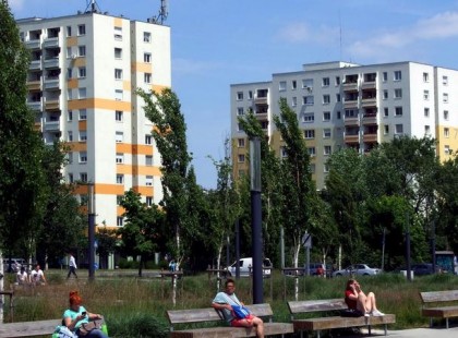 Jön az ingyenpénz a panelosoknak: 350 ezer forint járhat lakásonként