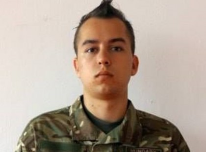 László Szolnok felé tartott a 4-es főúton, amikor két riadt autósoknak integető személyre lett figyelmes – Amit ezután tett, arra nehéz szavakat találni! Hatalmas tisztelet érte! Vajon hány lájkot érdemel ez a hétköznapi hős? Osszátok!