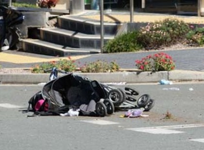 Egy szemtanú elmondta a járdára felhajtó sofőr miért ütötte el a babakocsit toló apukát