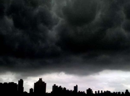 6 megyére adtak ki riasztást !Hatalmas égszakadás jön !2 cm-es jégdarabokra hívja fel a figyelmet a meteorológiai szolgálat, amihez 80 km/órás szél társul !