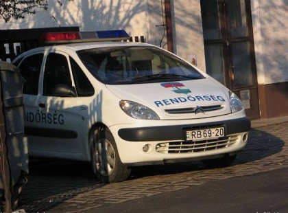 Az életben nem vágtak még át úgy rendőröket, mint ahogy ez a részegen vezető ember tette!