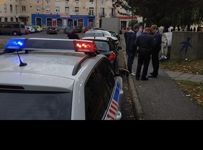 Választási puccsot buktatott le pécsett az ATV, meg is verték a riportert, Rendőrség a helyszínen